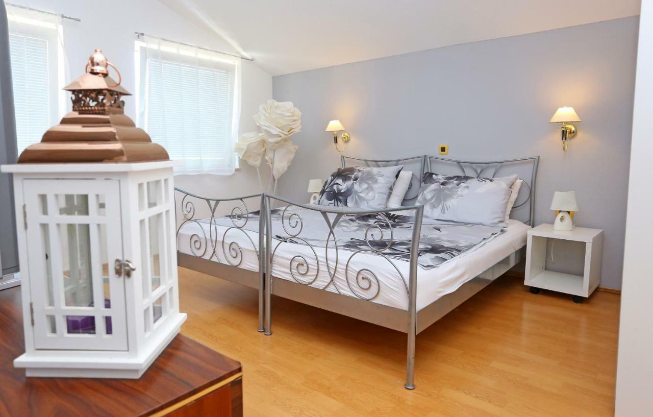Studio Apartment Grey سبليت المظهر الخارجي الصورة