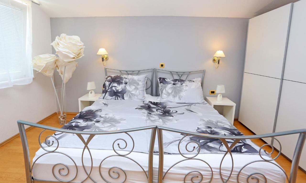 Studio Apartment Grey سبليت المظهر الخارجي الصورة