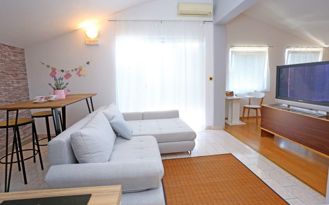 Studio Apartment Grey سبليت المظهر الخارجي الصورة