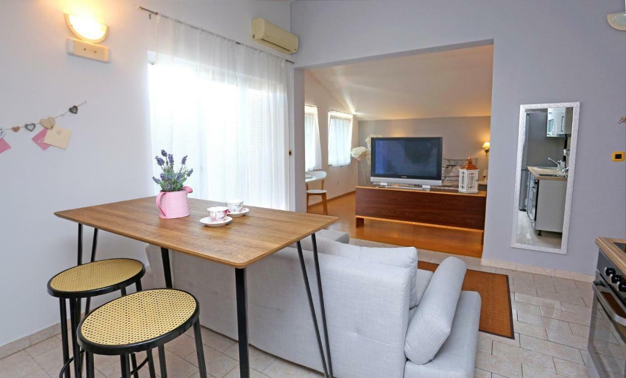 Studio Apartment Grey سبليت المظهر الخارجي الصورة